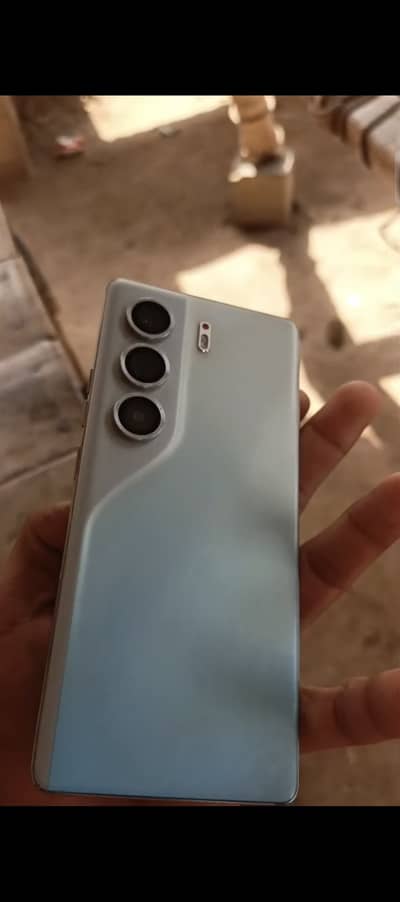 Tecno CAMON 40 Pro 0.3. 0.1. 7.2. 0.6. 8.3. 7