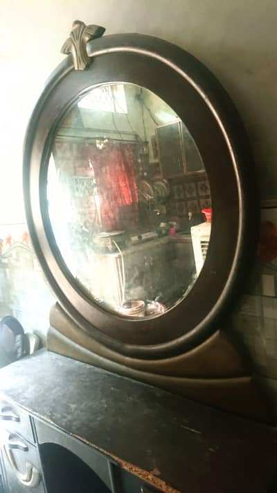 Dressing table