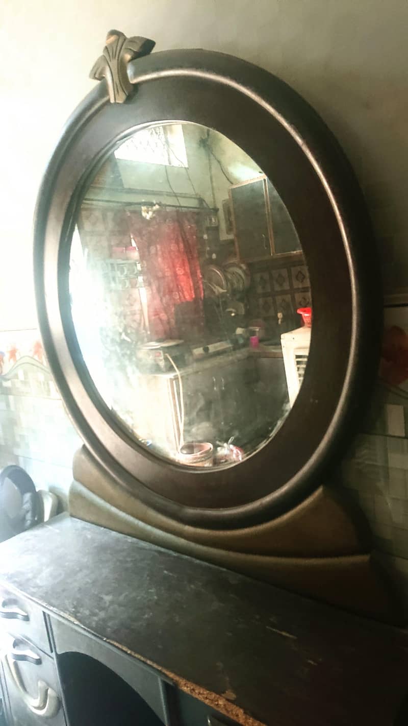 Dressing table 0