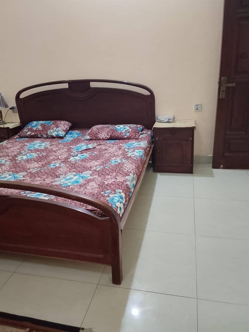 bed or side table 5