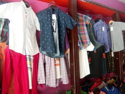 Branded and important stitched garments. 03090071144
