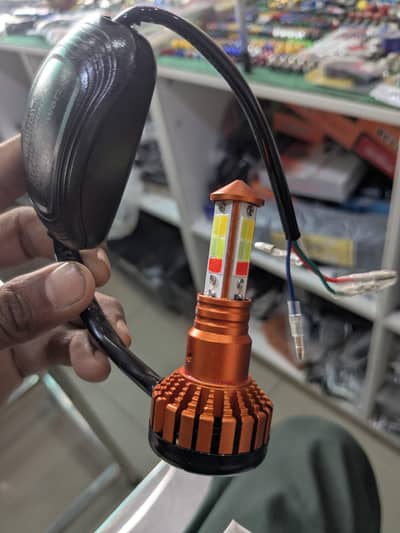 haad lights m5 color white sample Pakistan autos Rhim yar khan