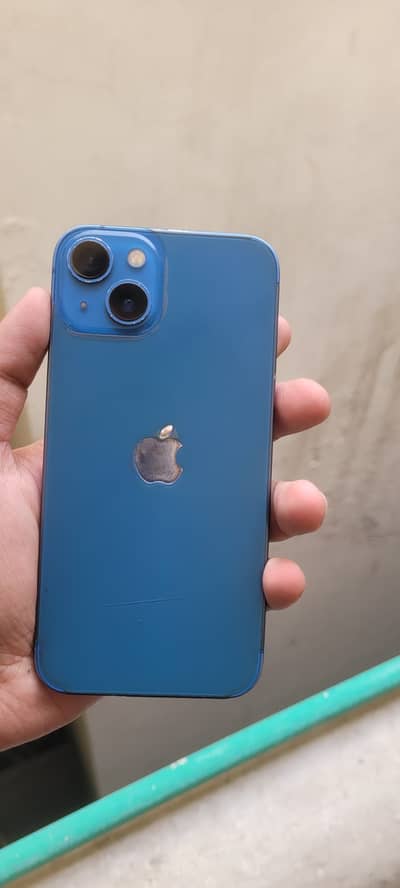 Apple iPhone 13