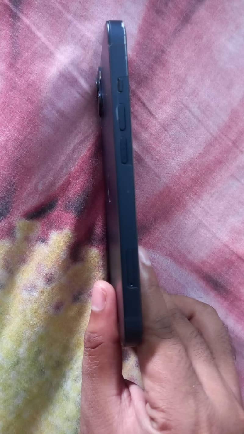 Apple iPhone 13 6