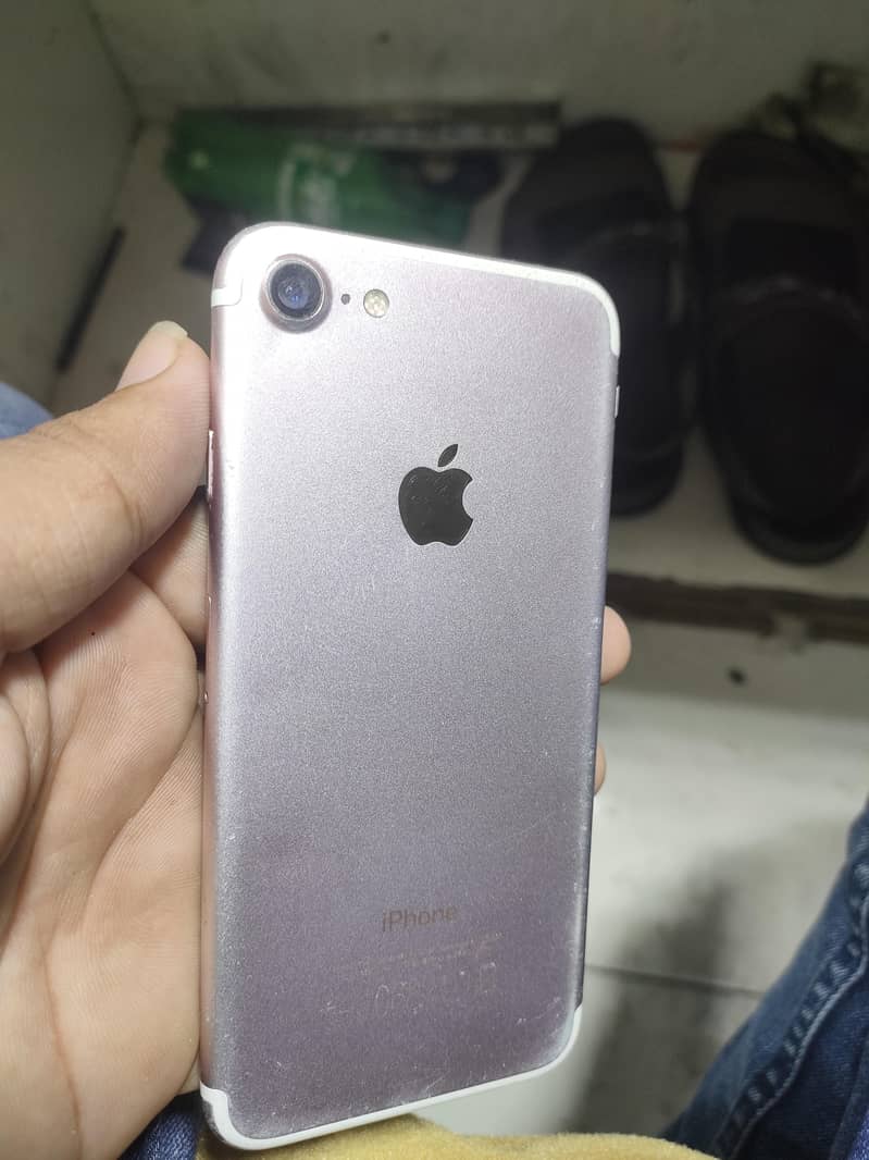 Apple iPhone 7 1