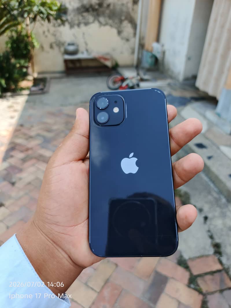 Apple iPhone 12 2
