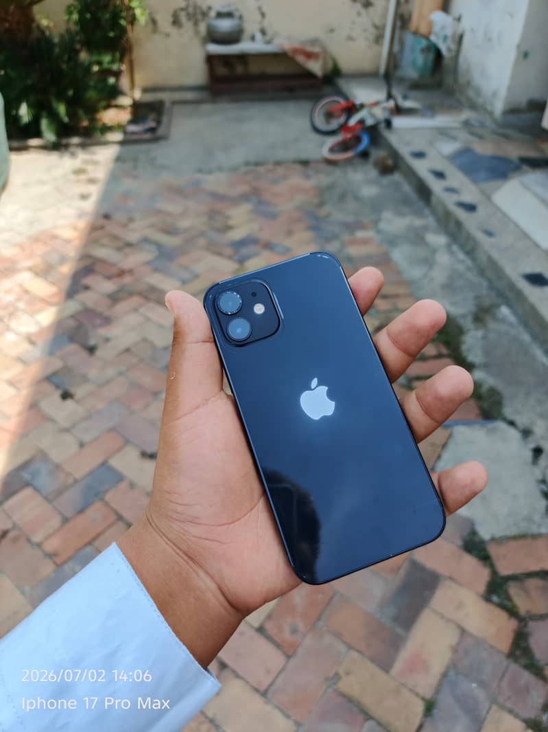 Apple iPhone 12 3