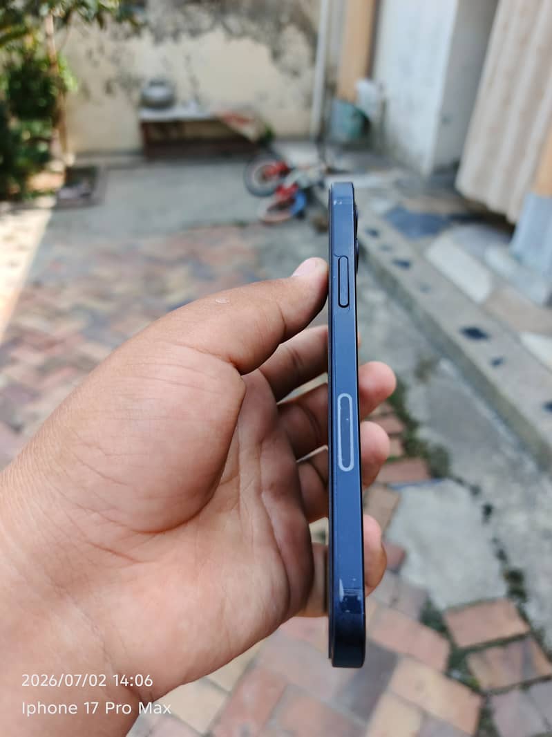 Apple iPhone 12 5