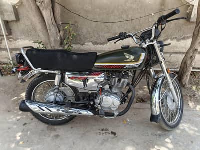 urgent sale 125 special edition black