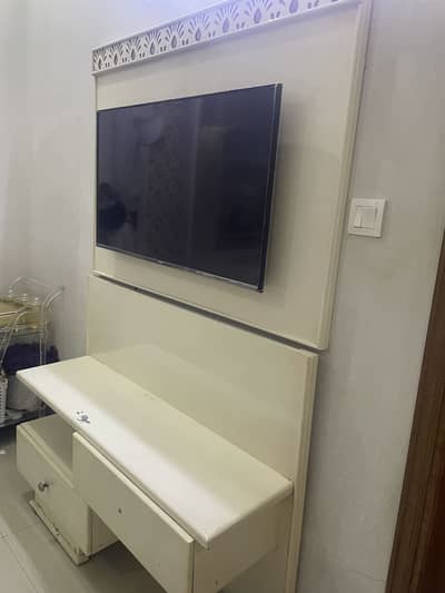 Dressing table and Tv trolly
