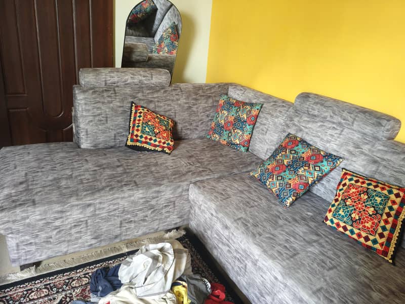 L shape sofa 0