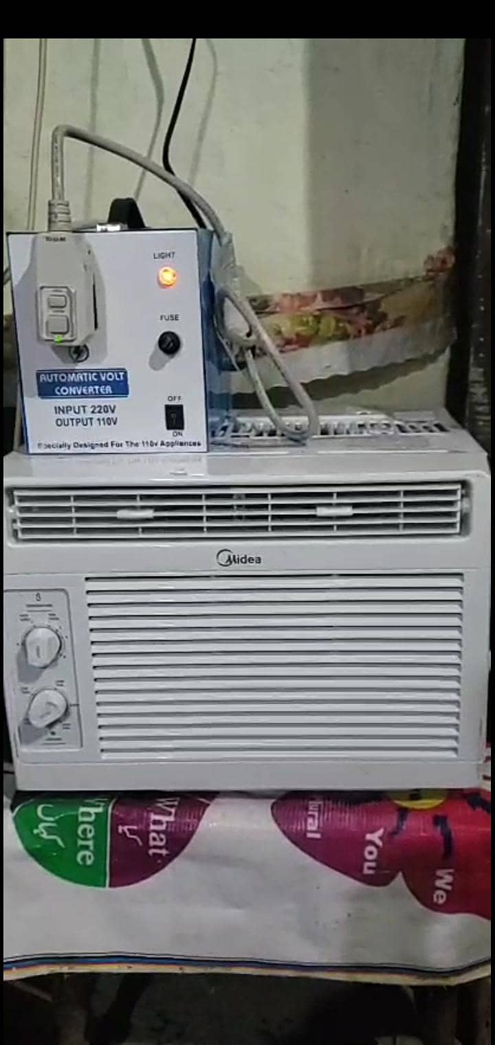 window AC 1