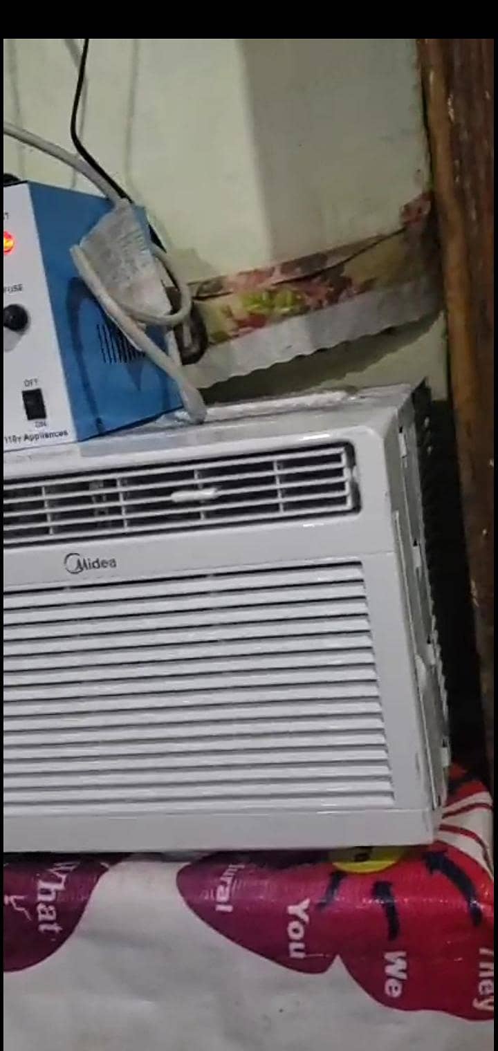 window AC 2