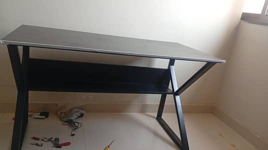 Gaming table (k-shaped)