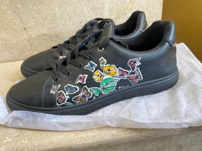 women sneakers for sell