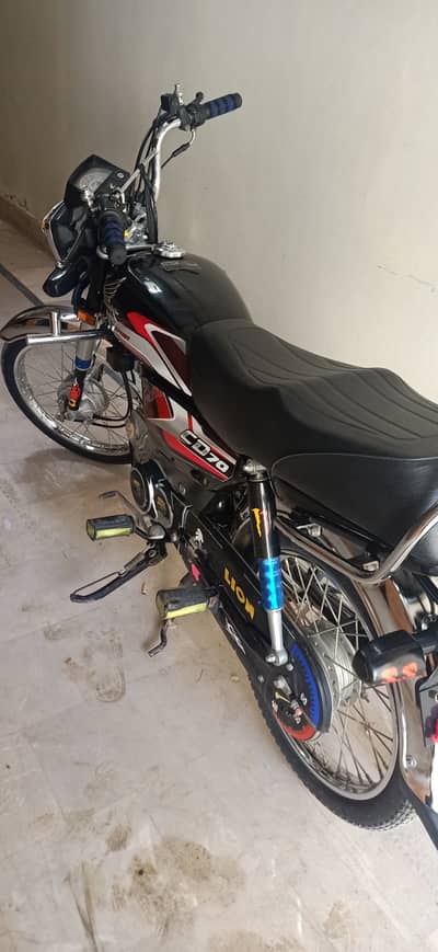 Honda CD 70 2025