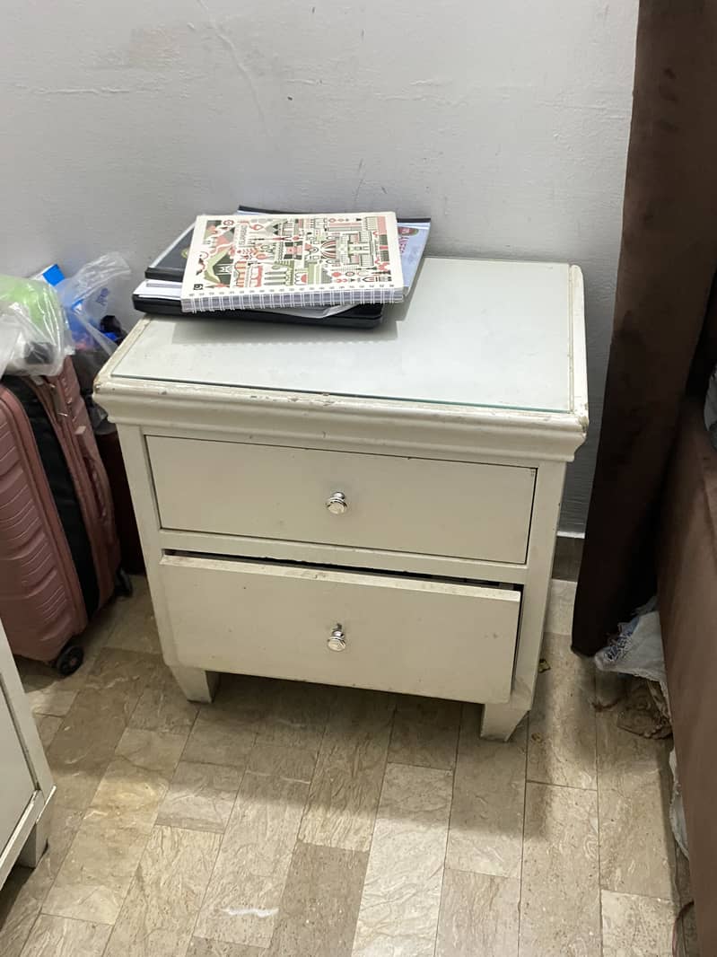 Dressing table with 2 side table set 1