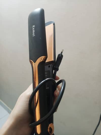 Kemei Straightner & Iron