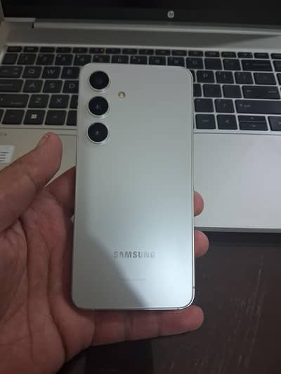 Samsung Mobile S24 Just like Brand New (Scratchless)