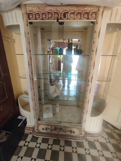 Showcase cabinet|New condition | All good | Home Accessories  |divider