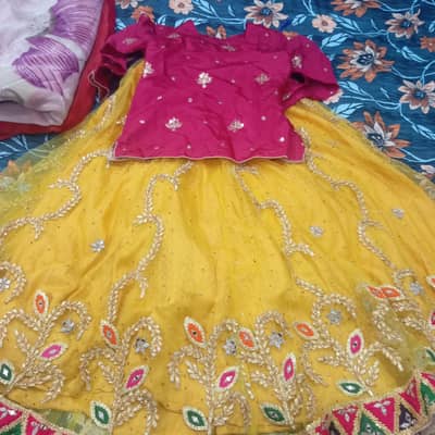 mehndi lehnga for sale in reasonable price just 3 hours used condition