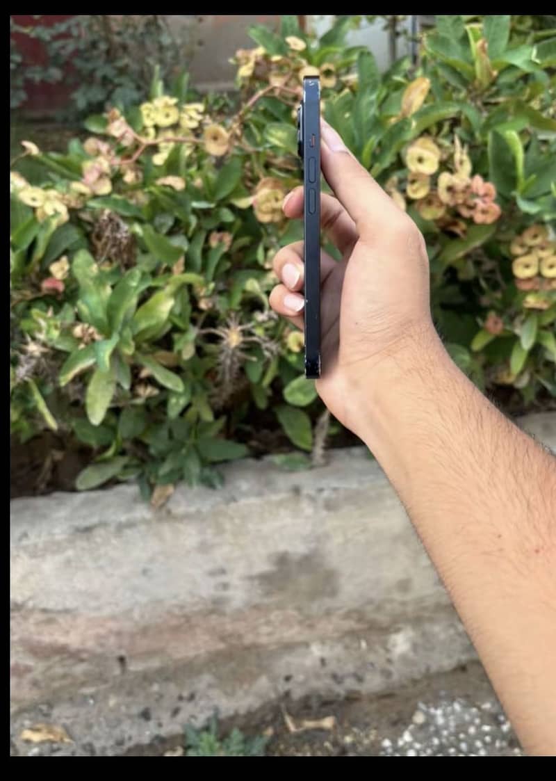 iPhone 14 0