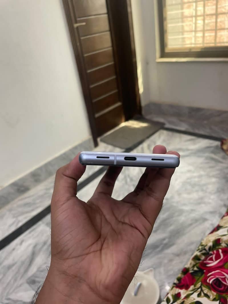 Google Pixel 7a 2