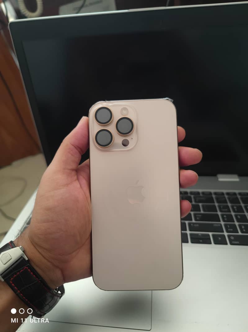 Apple iPhone 16 Pro Max 0
