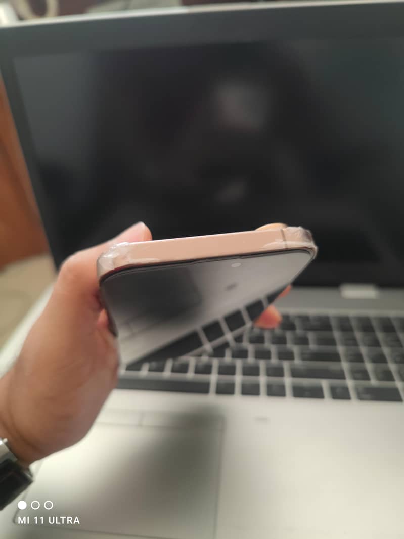Apple iPhone 16 Pro Max 1
