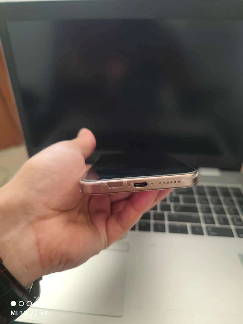 Apple iPhone 16 Pro Max 3