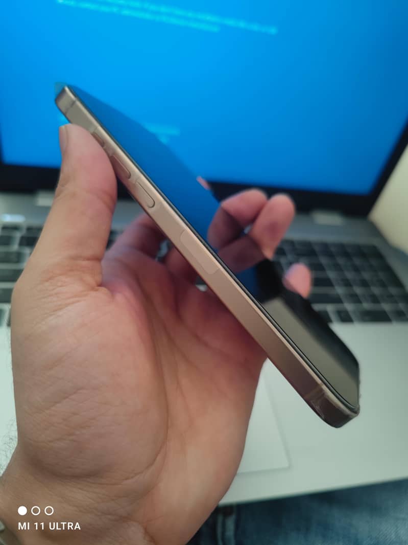 Apple iPhone 16 Pro Max 5
