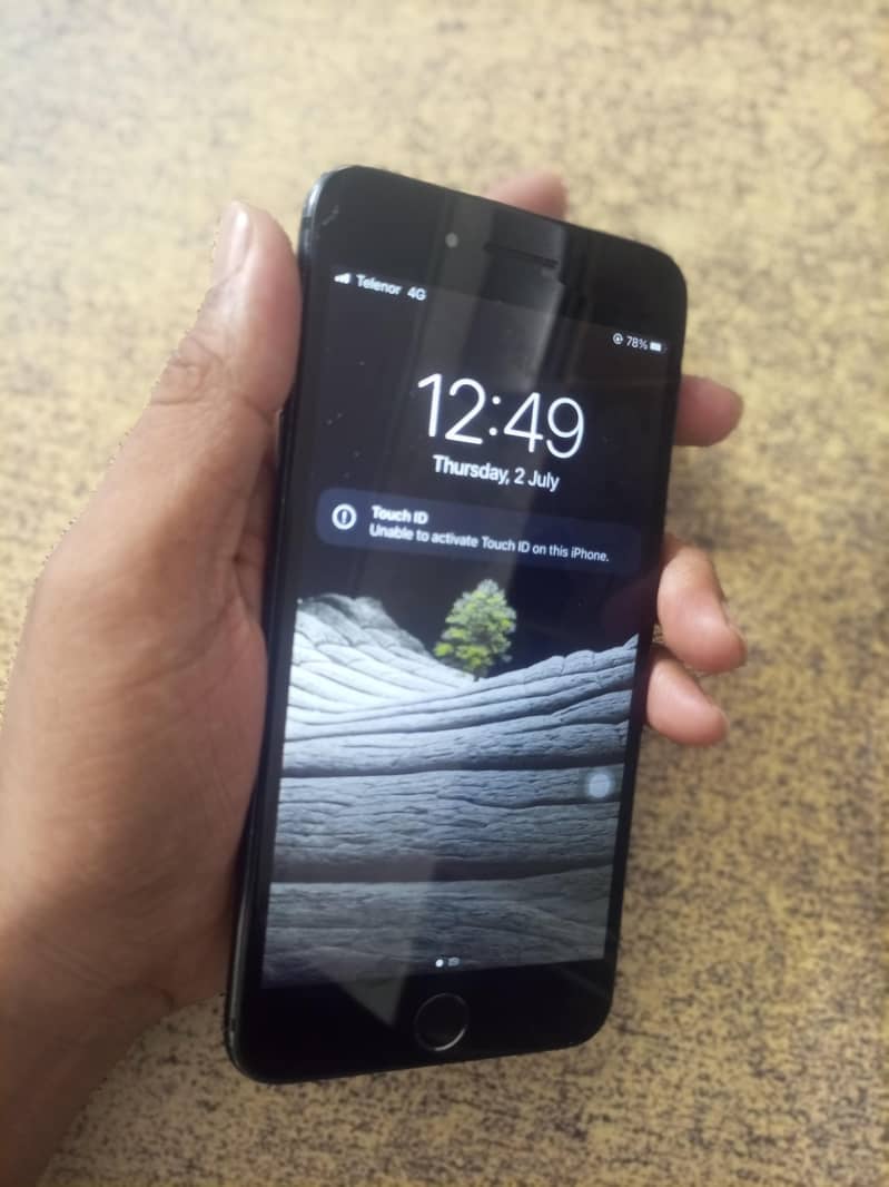 Apple iPhone 7 Plus 1