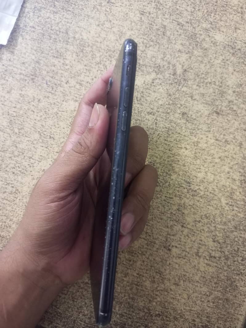 Apple iPhone 7 Plus 2