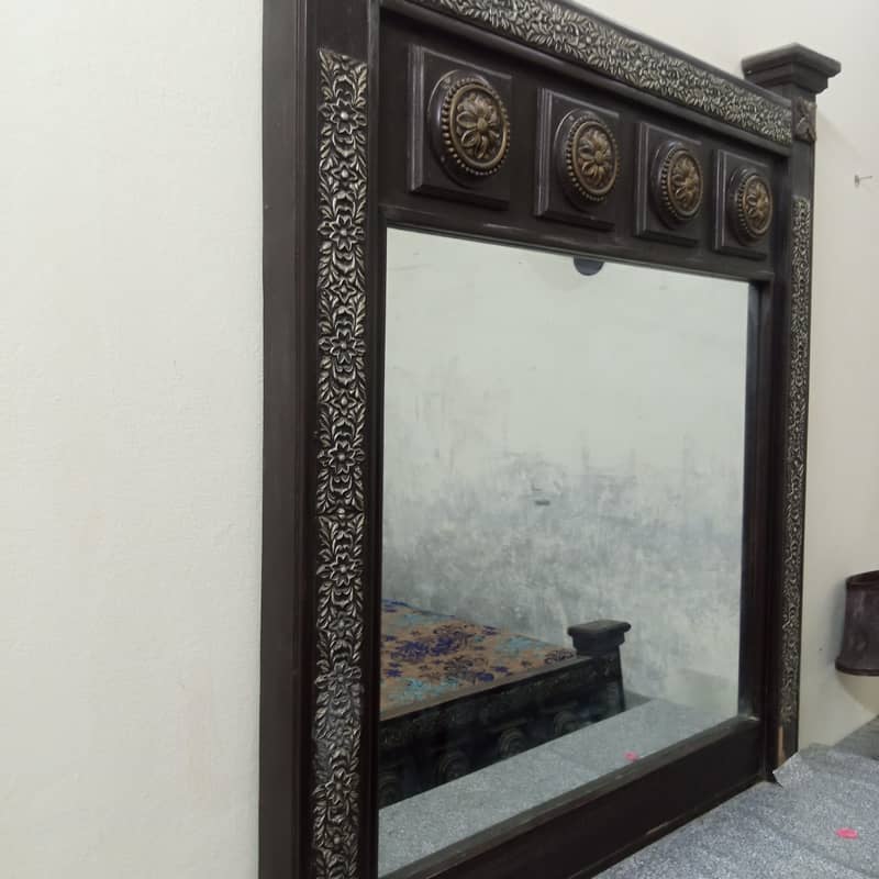 Dressing table in good condition 4