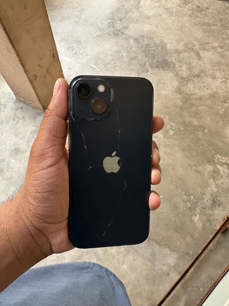 Apple iPhone 13 7