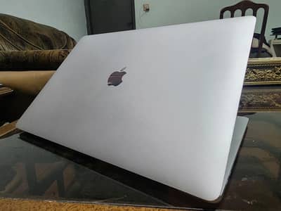 Macbook Pro 2018 | 15 Inches | 16/512 | Touch bar