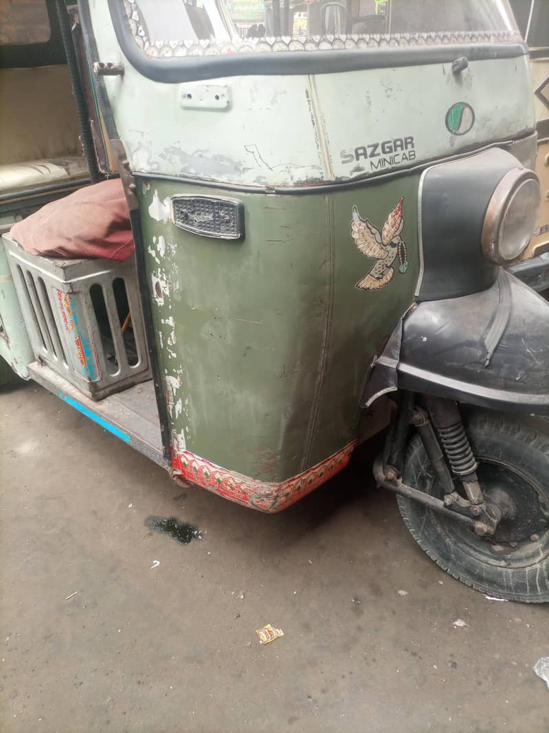 سازگار 2012 ماڈل ایل پی جی 0