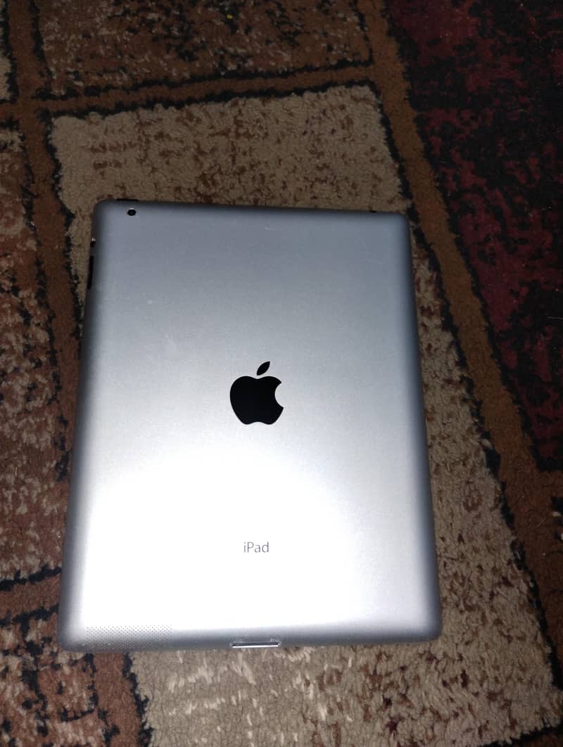 Ipad Gen 3 with case, protector and data cable. 3