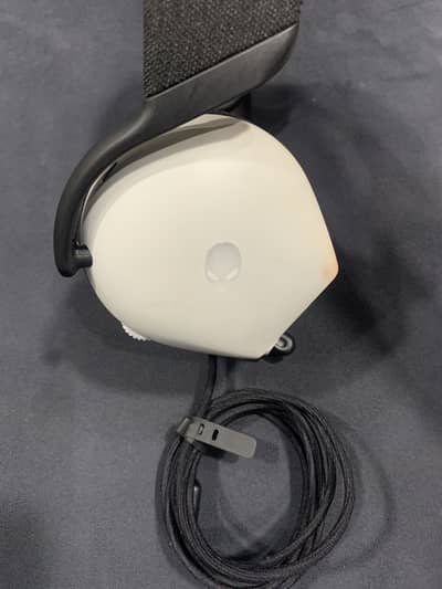 Alienware AW725H