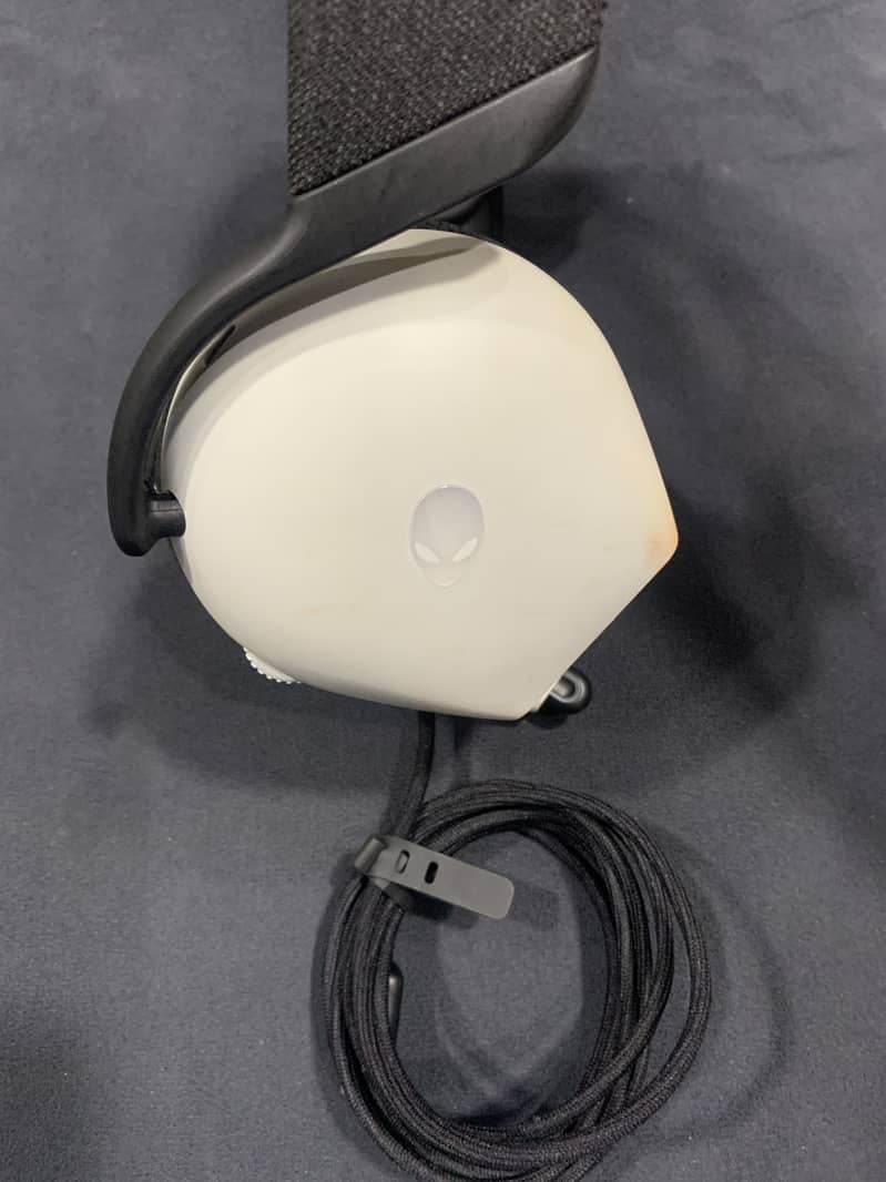 Alienware AW725H 0