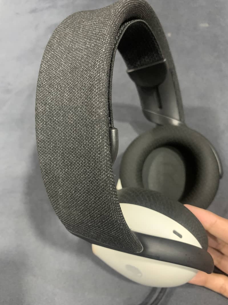 Alienware AW725H 4