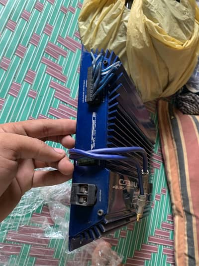 Speaker power m