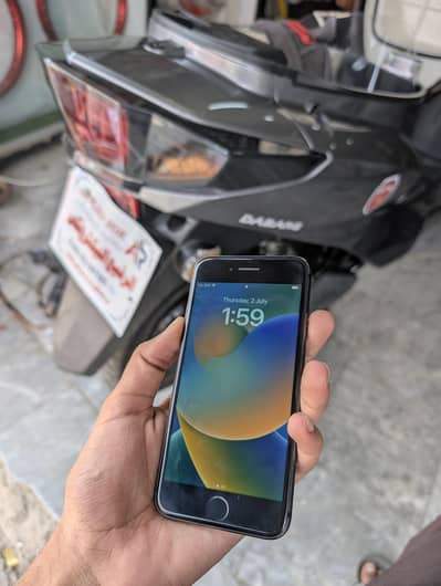 Apple iPhone 8