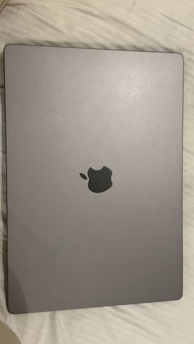 Macbook M2 Pro 2023 - 16 inch - 32 Gb Ram & 500 Gb Storage