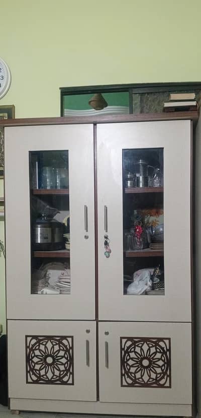 Bedroom set for sale in mint condition