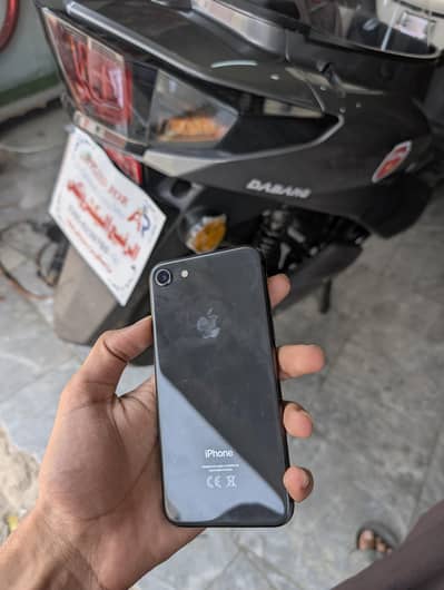 Apple iPhone 8