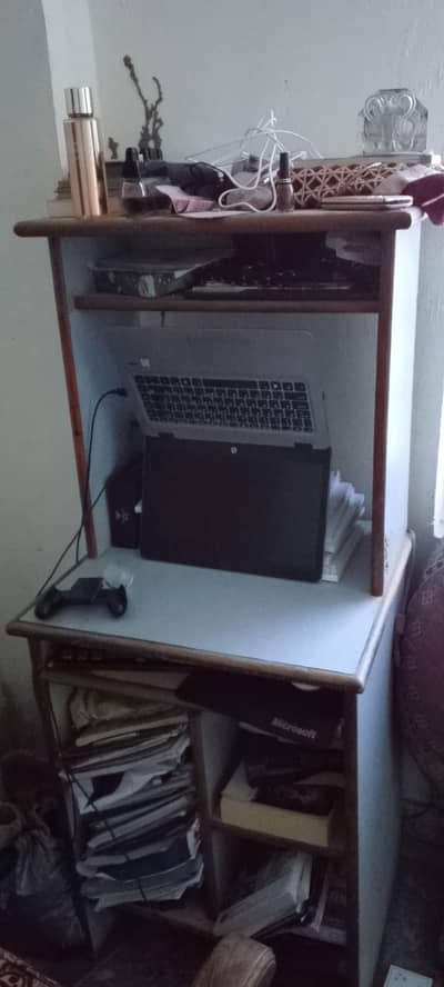 Wooden study table