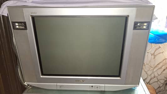Sony 21 inch trinitron tv