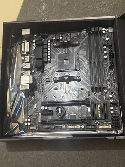 B450M 4 ram slots