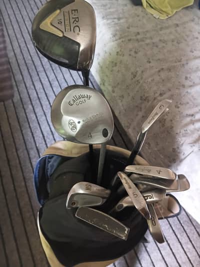 Golf kit with balls and tee